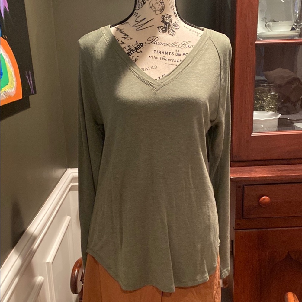 CAbi Green Long Sleeve Relaxed Blouse